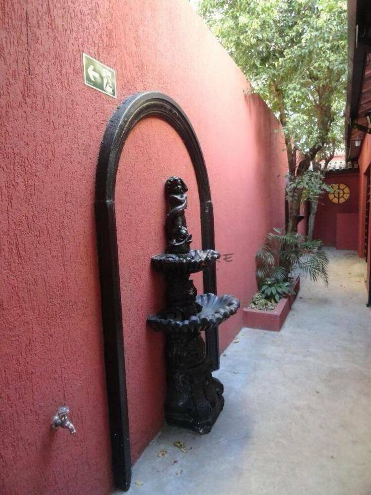 Casa à venda e aluguel com 4 quartos, 250m² - Foto 2