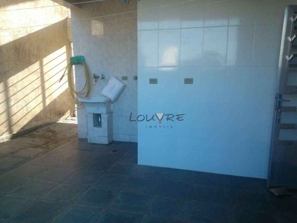 Casa à venda e aluguel com 3 quartos, 178m² - Foto 8