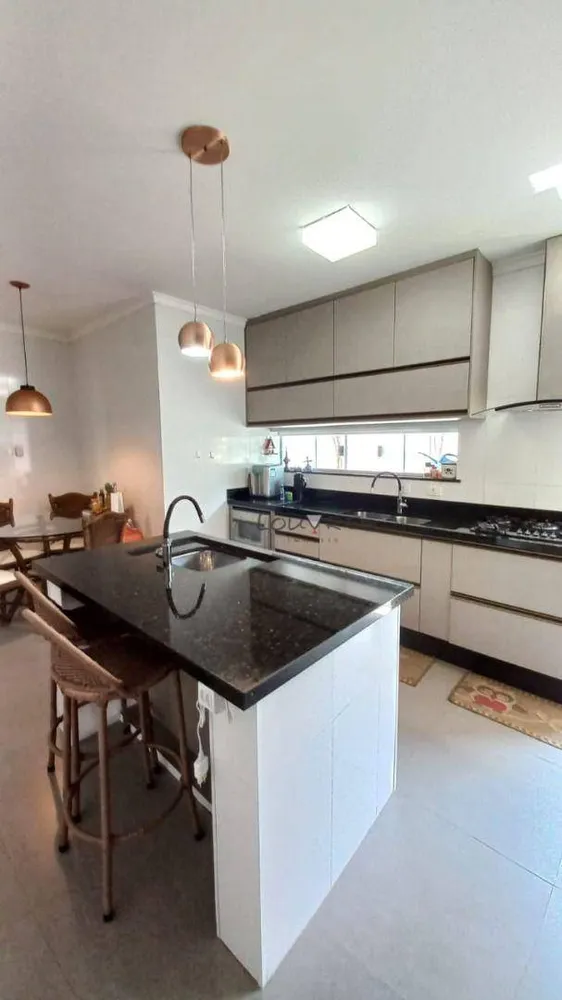 Casa, 3 quartos, 220 m² - Foto 8
