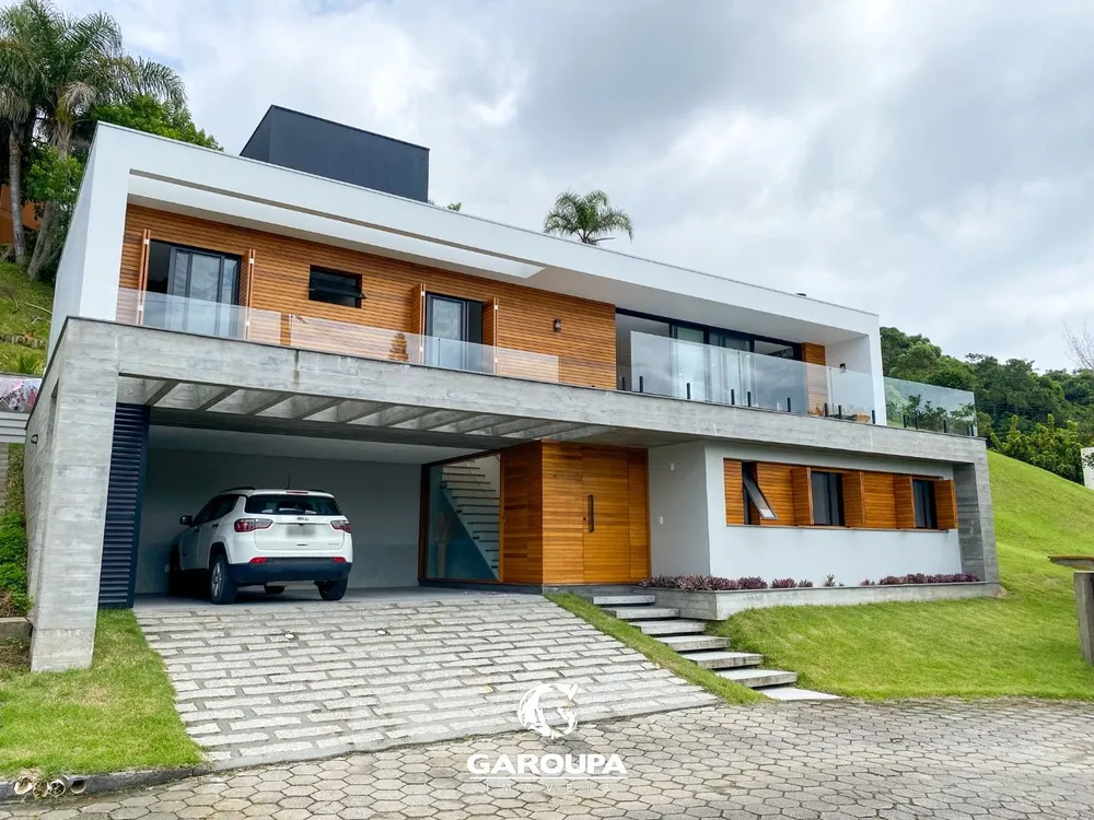 Casa, 4 quartos, 187 m² - Foto 1