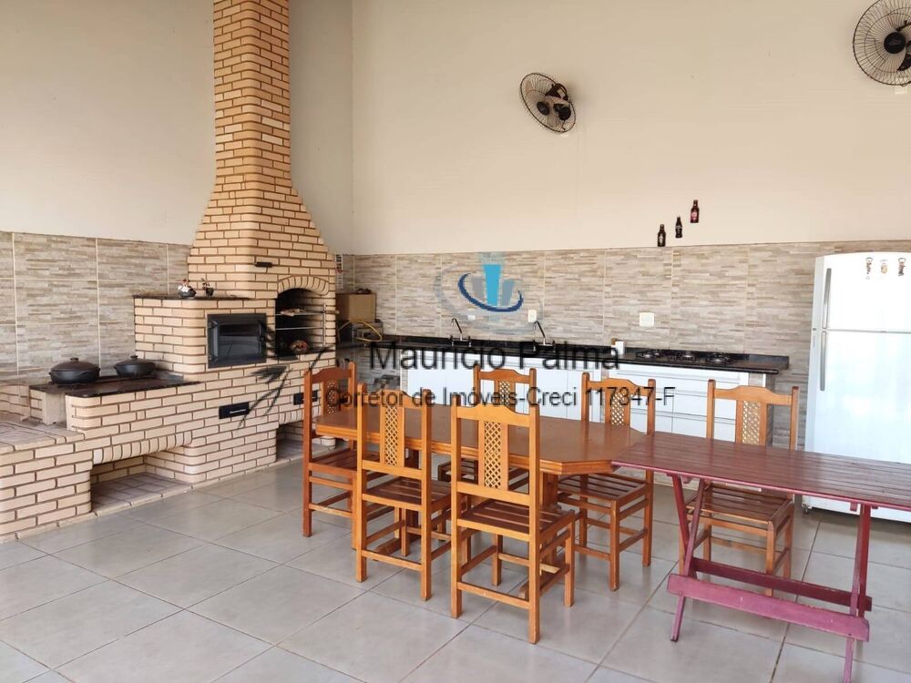 Casa à venda com 4 quartos, 314m² - Foto 1