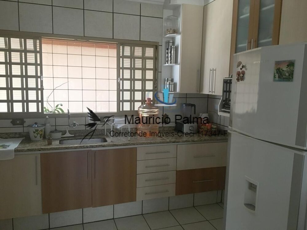 Casa, 3 quartos, 206 m² - Foto 1