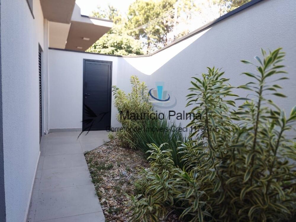 Casa à venda com 3 quartos, 136m² - Foto 1