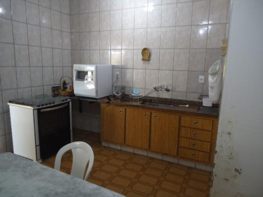 Casa, 4 quartos, 242 m² - Foto 2