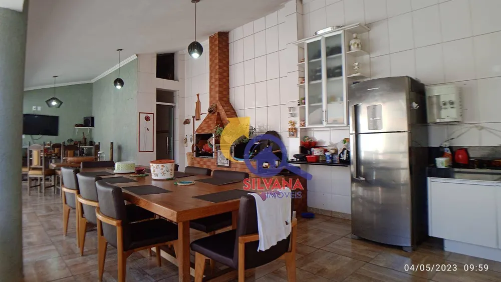 Casa, 4 quartos, 206 m² - Foto 2