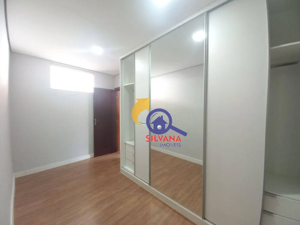 Casa, 3 quartos, 213 m² - Foto 2