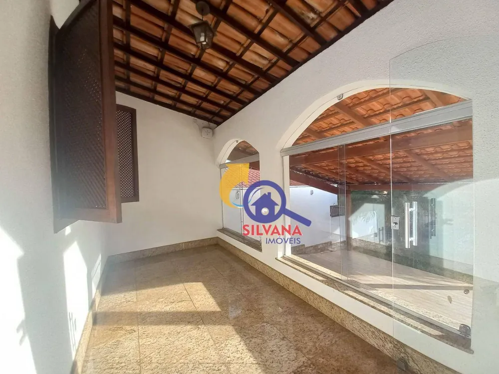 Casa, 3 quartos, 213 m² - Foto 1