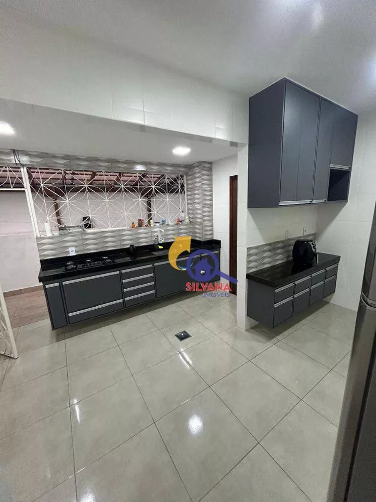 Apartamento, 3 quartos, 185 m² - Foto 2