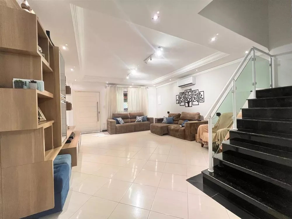 Casa, 3 quartos, 121 m² - Foto 1