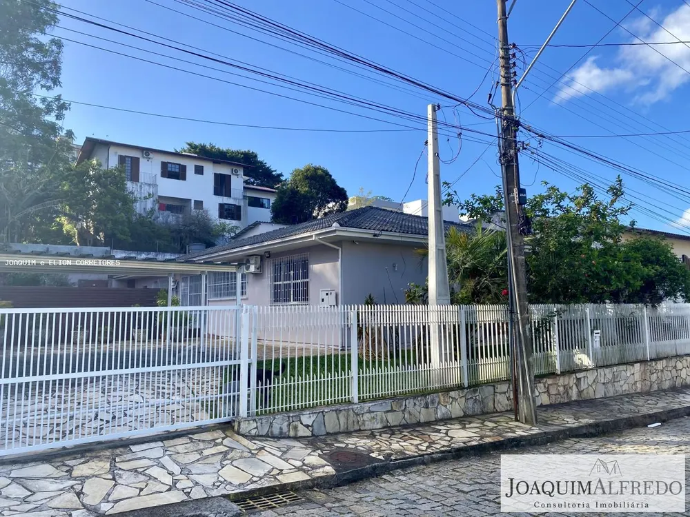 Casa, 4 quartos, 203 m² - Foto 1