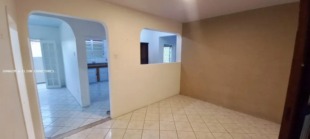 Casa, 4 quartos, 206 m² - Foto 1