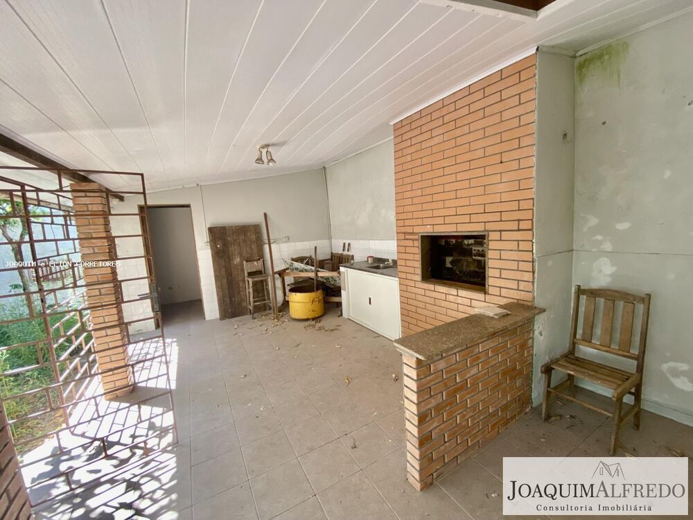 Casa à venda com 4 quartos, 185m² - Foto 1