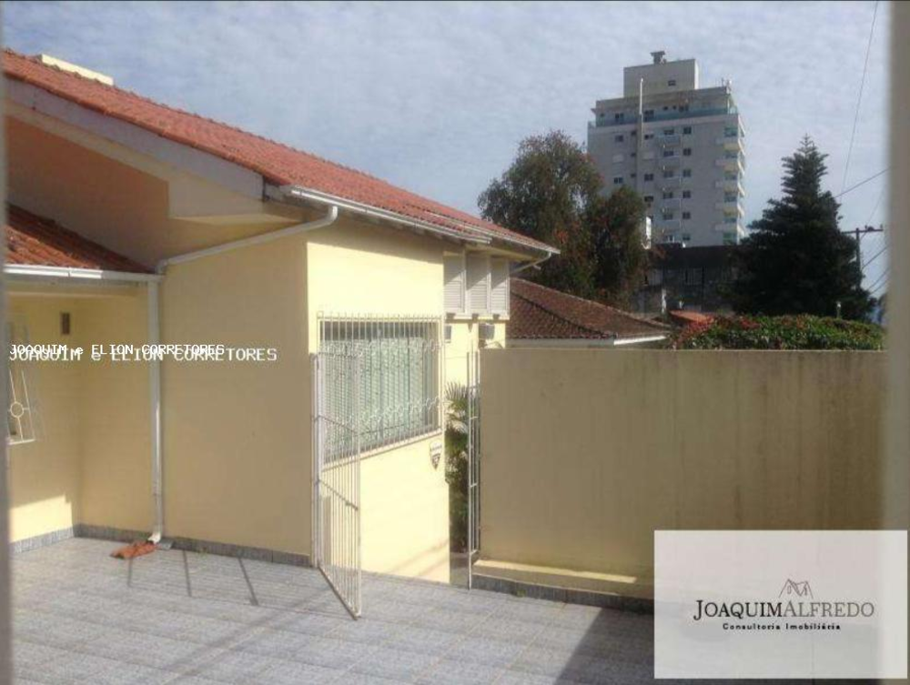 Casa à venda com 4 quartos, 300m² - Foto 4