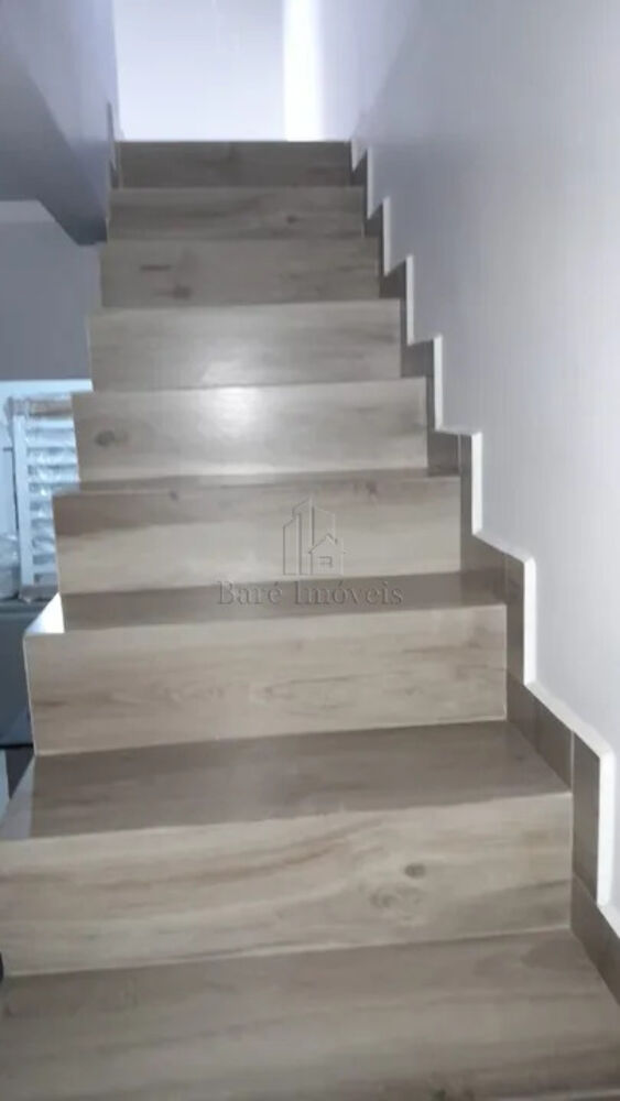 Casa à venda com 4 quartos, 157m² - Foto 3