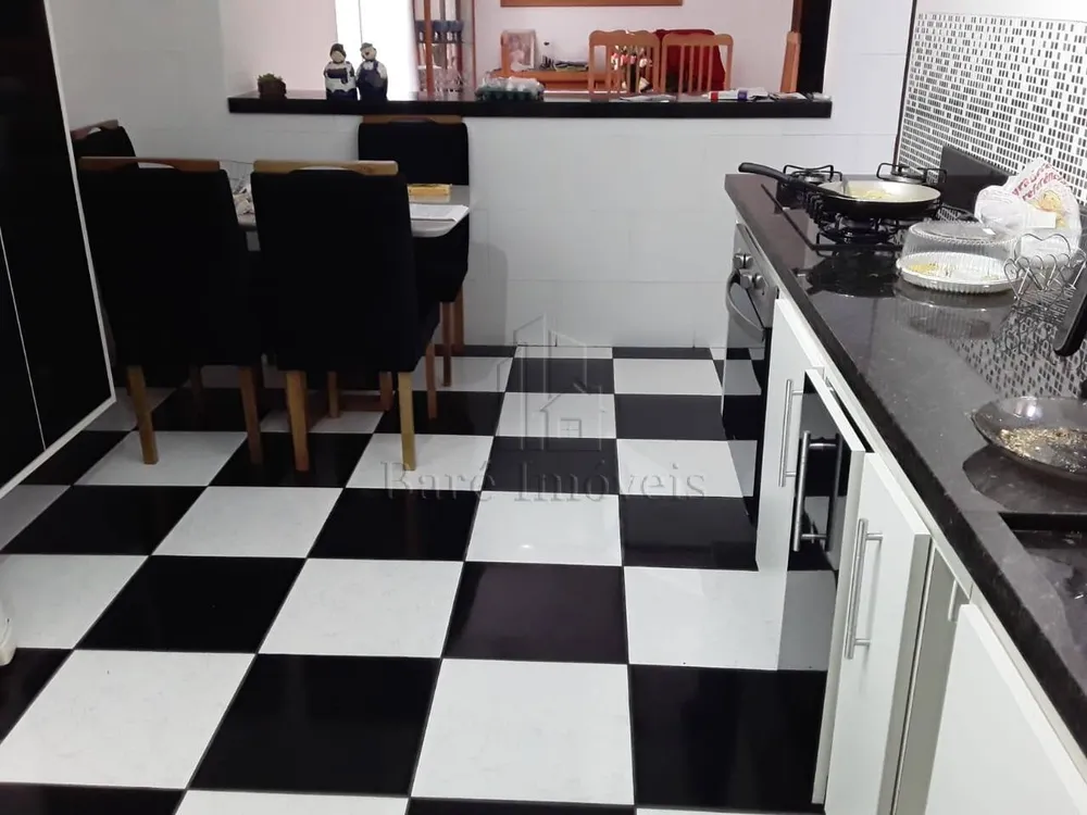 Casa, 3 quartos, 192 m² - Foto 2