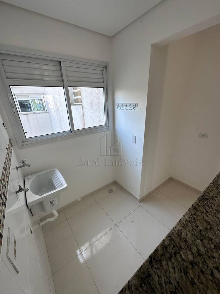 Apartamento à venda com 2 quartos, 75m² - Foto 1