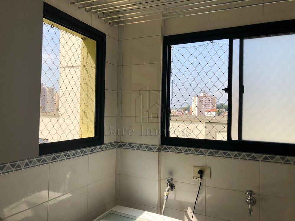 Apartamento à venda com 2 quartos, 70m² - Foto 2