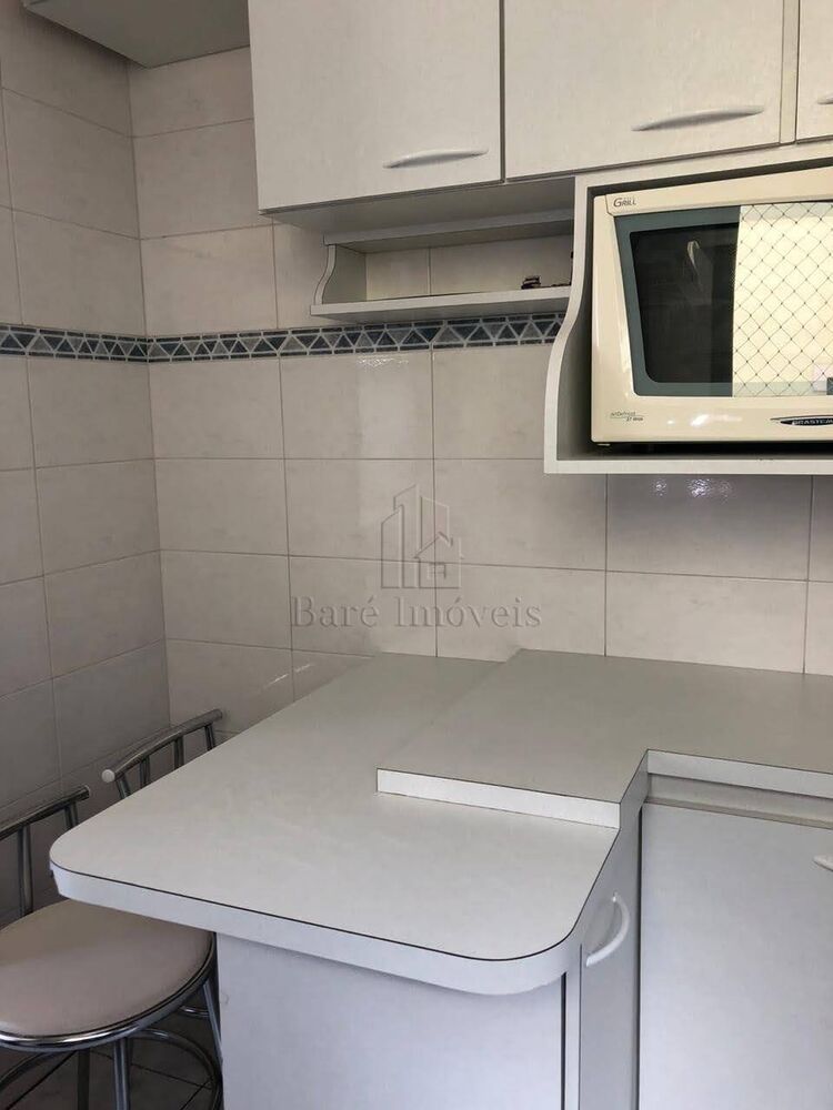 Apartamento à venda com 2 quartos, 70m² - Foto 4