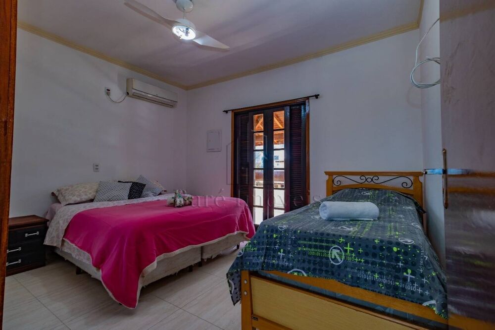 Casa à venda com 5 quartos, 331m² - Foto 6