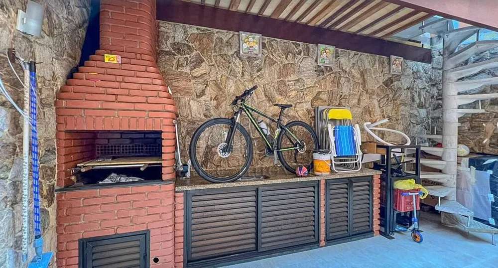 Sobrado, 4 quartos, 240 m² - Foto 1