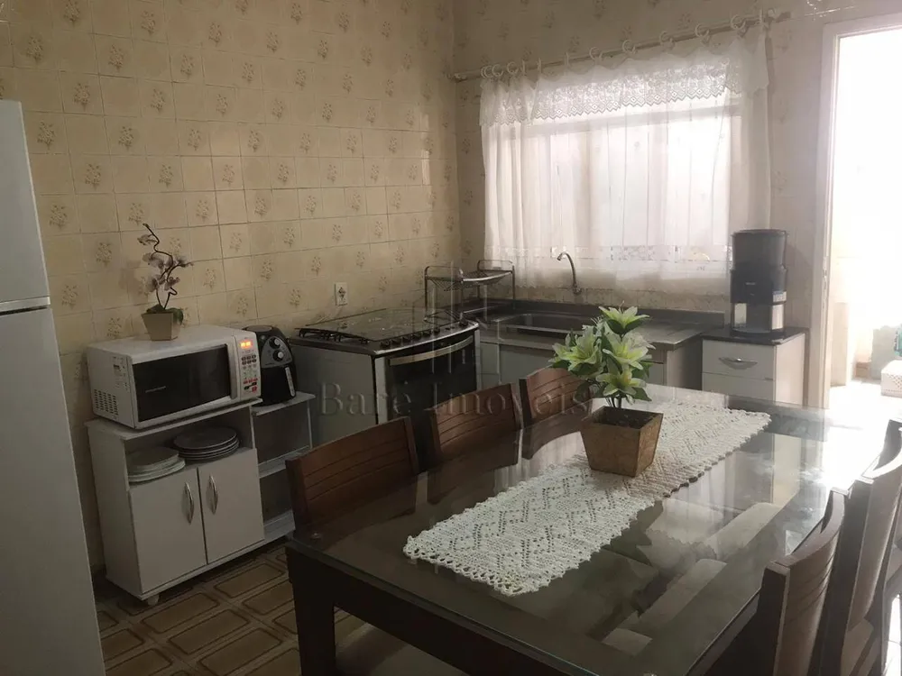 Casa, 3 quartos, 209 m² - Foto 2