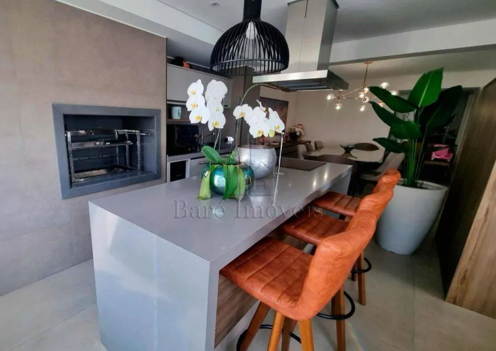 Apartamento, 3 quartos, 237 m² - Foto 1