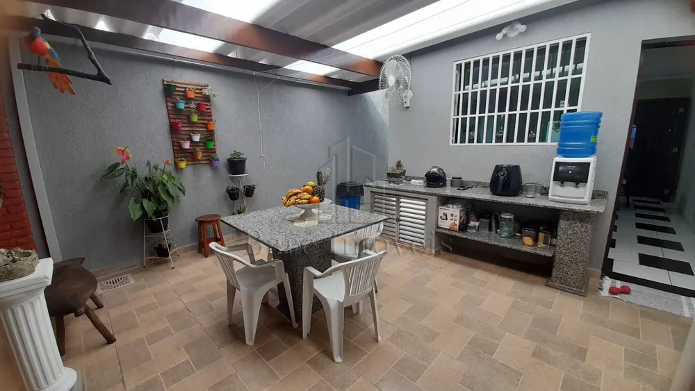 Sobrado, 3 quartos, 244 m² - Foto 1