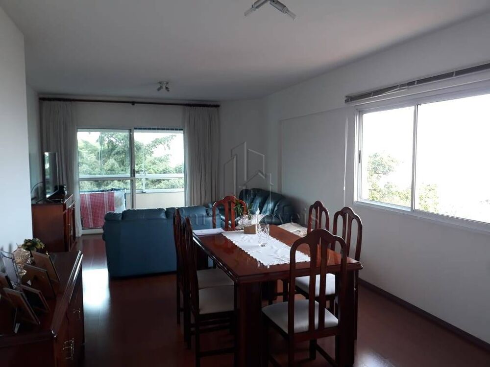 Apartamento à venda com 3 quartos, 125m² - Foto 2