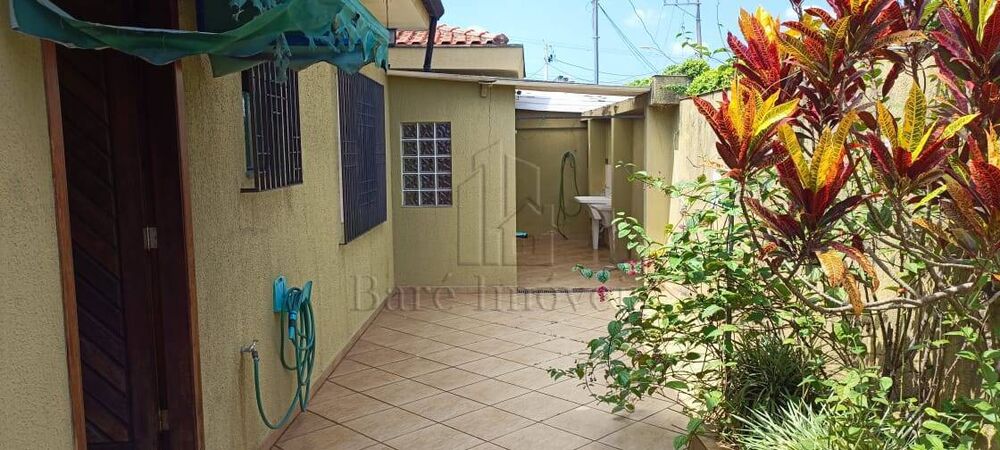 Casa à venda com 3 quartos, 130m² - Foto 1