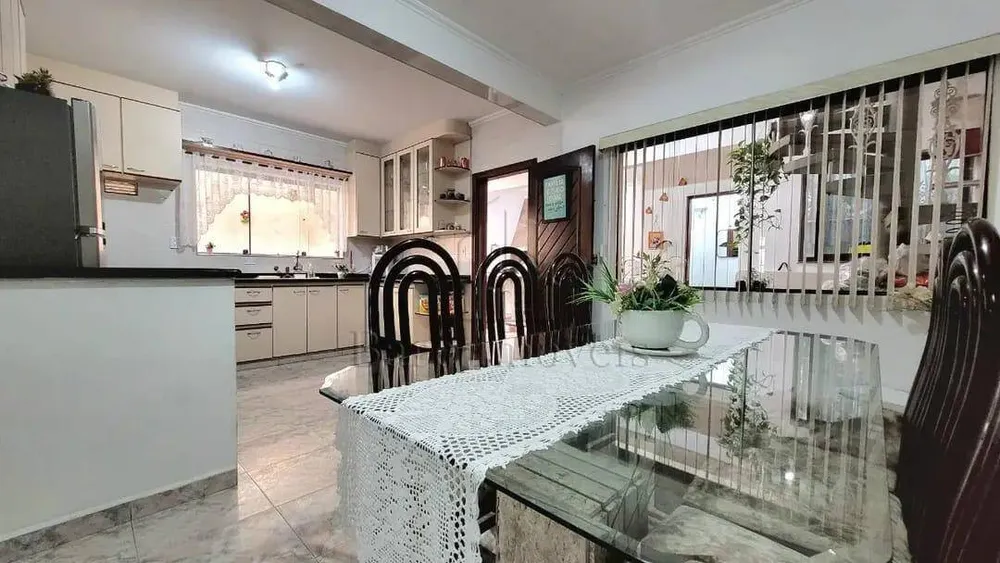 Sobrado, 3 quartos, 245 m² - Foto 1