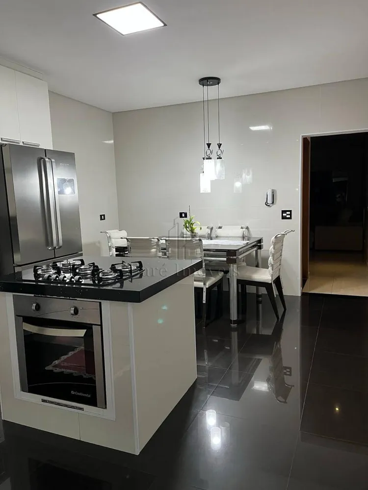 Sobrado, 3 quartos, 210 m² - Foto 2