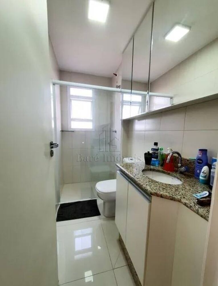 Apartamento à venda com 2 quartos, 64m² - Foto 1