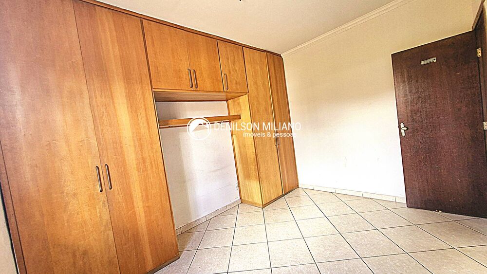 Apartamento à venda com 3 quartos, 68m² - Foto 2
