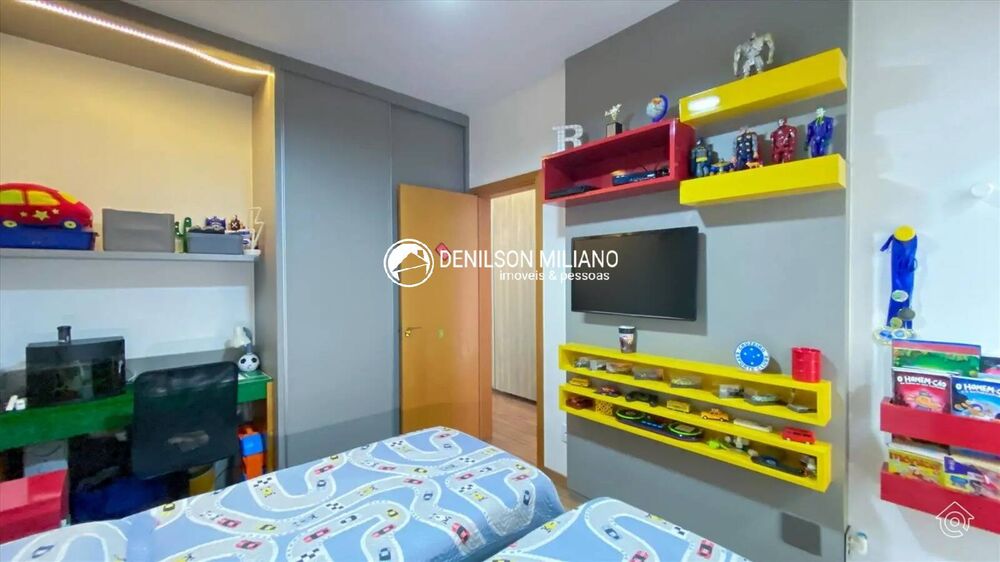 Casa à venda com 4 quartos, 350m² - Foto 2