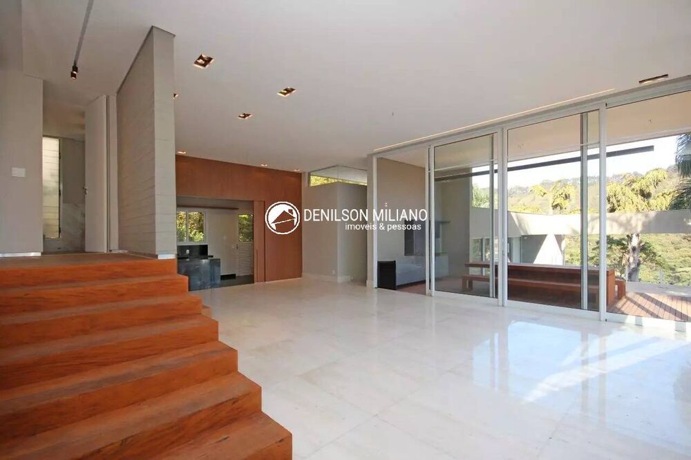 Casa à venda com 2 quartos, 437m² - Foto 2