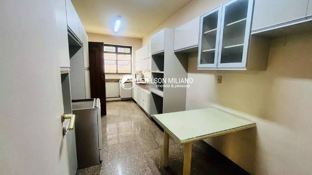 Apartamento à venda com 4 quartos, 290m² - Foto 3