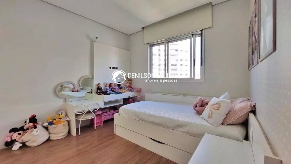 Apartamento à venda com 3 quartos, 126m² - Foto 2