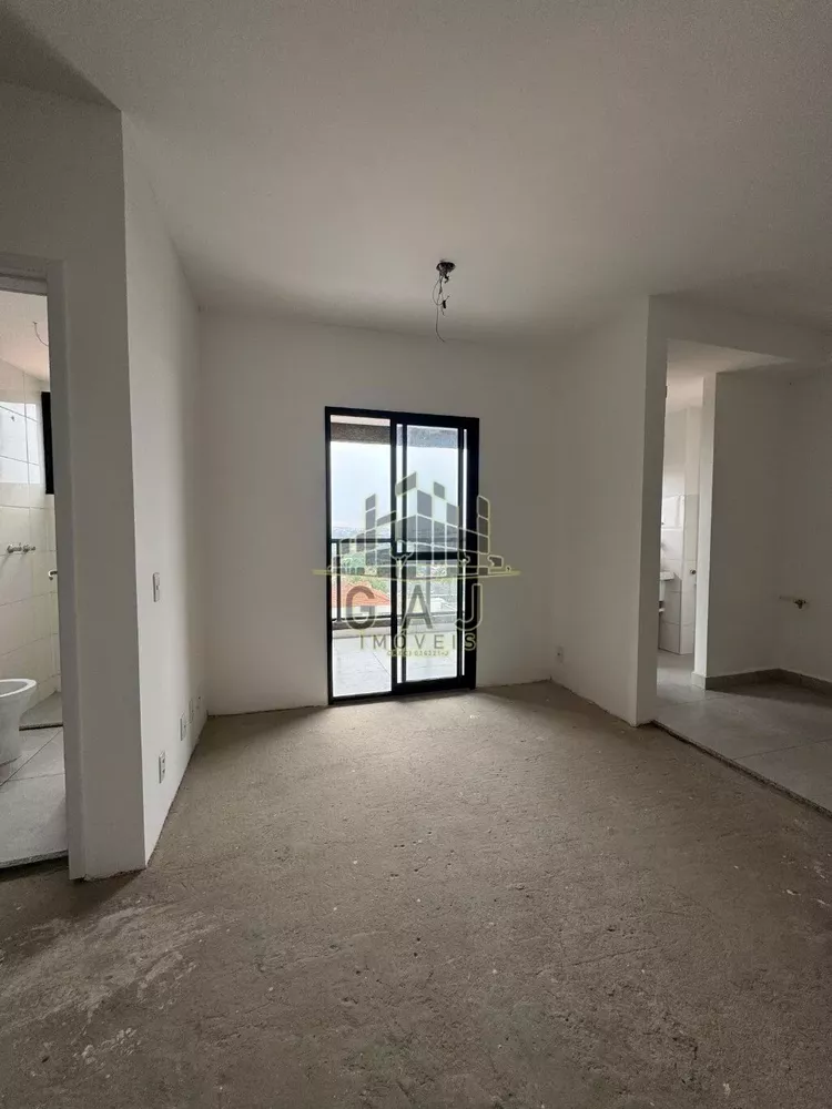 Apartamento à venda com 3 quartos, 70m² - Foto 2