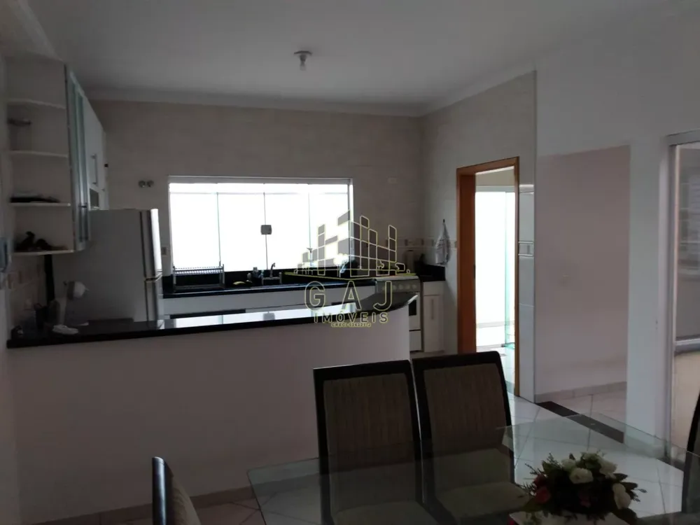 Casa, 3 quartos, 191 m² - Foto 2