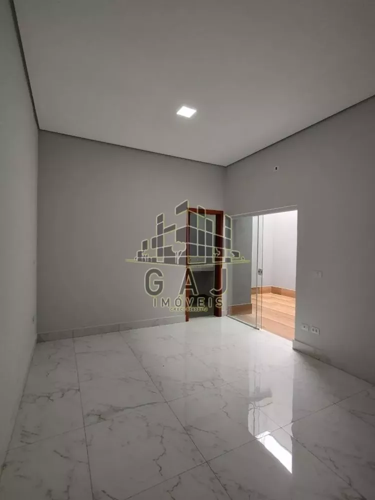 Casa à venda com 3 quartos, 140m² - Foto 1