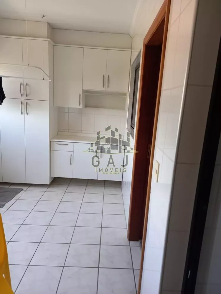 Apartamento à venda com 3 quartos, 168m² - Foto 4