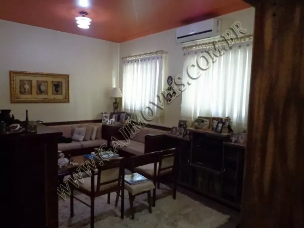 Casa à venda com 3 quartos, 226m² - Foto 3
