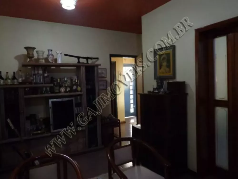 Casa à venda com 3 quartos, 226m² - Foto 4