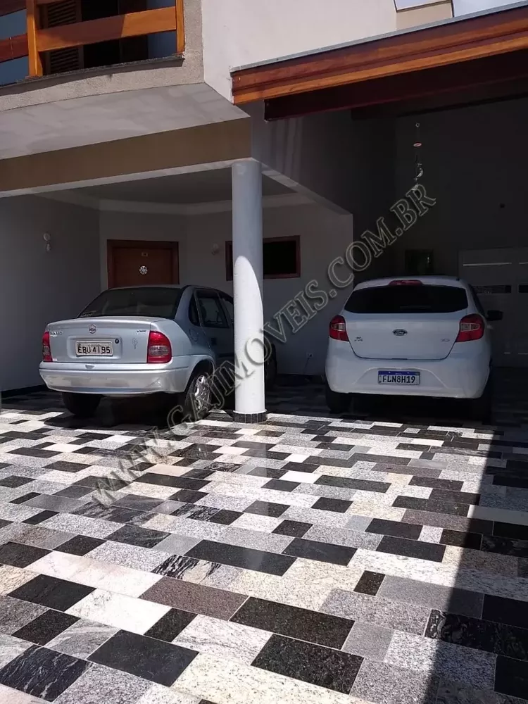 Casa à venda com 4 quartos, 300m² - Foto 2