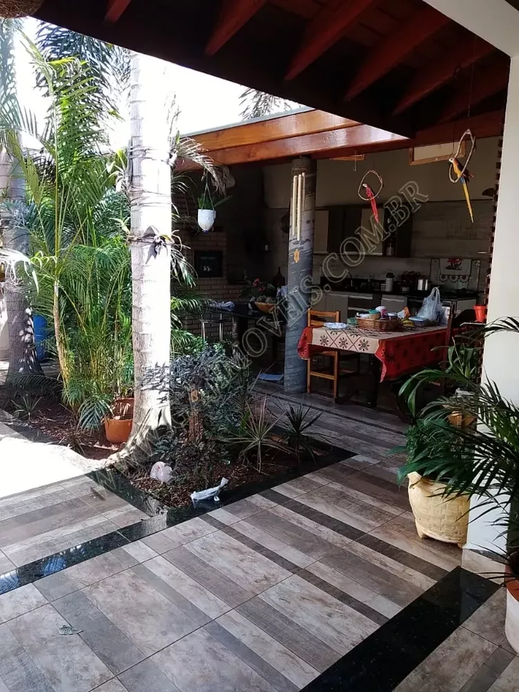 Casa à venda com 4 quartos, 300m² - Foto 3