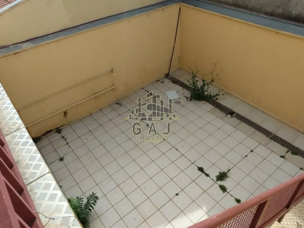 Casa, 3 quartos, 214 m² - Foto 1