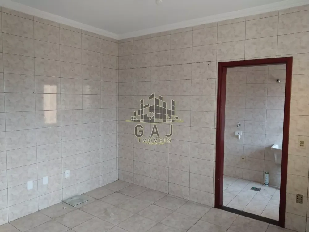 Casa, 3 quartos, 214 m² - Foto 2