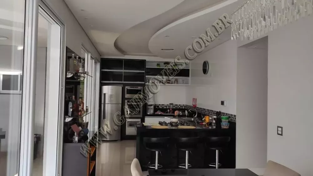 Casa à venda com 3 quartos, 270m² - Foto 3