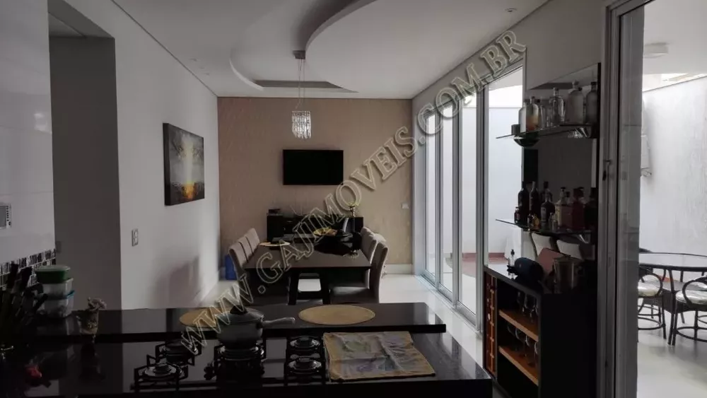 Casa à venda com 3 quartos, 270m² - Foto 2