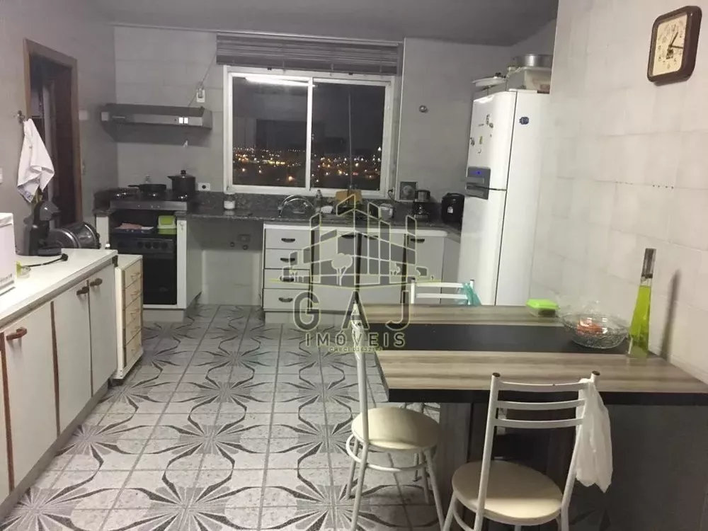 Apartamento à venda com 3 quartos, 190m² - Foto 7